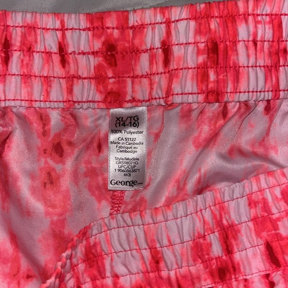 (XL) Pink and White tie-dye Swim Shorts - Picture 3 of 3
